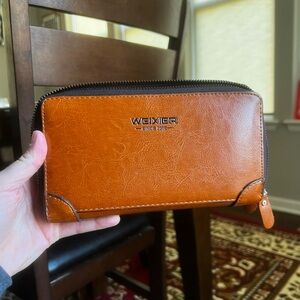 Weixier Brown Leather Zip Wallet